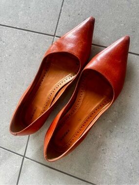 Bronx Women’s Pointed Toe Leather Flats in Burnt Orange Size 7.5